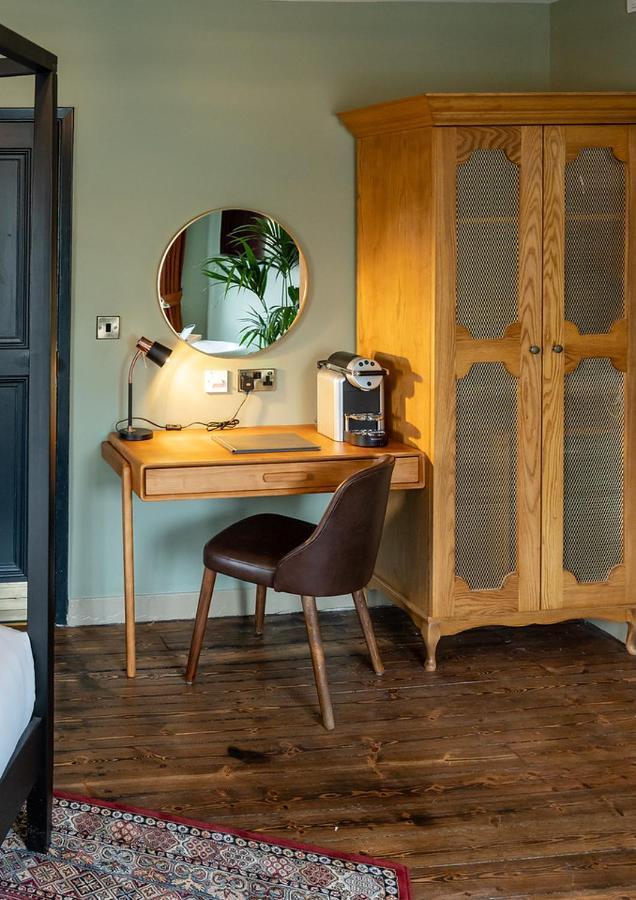 The Bear Hotel บาธ ภายนอก รูปภาพ