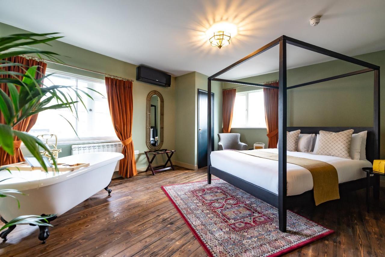 The Bear Hotel บาธ ภายนอก รูปภาพ