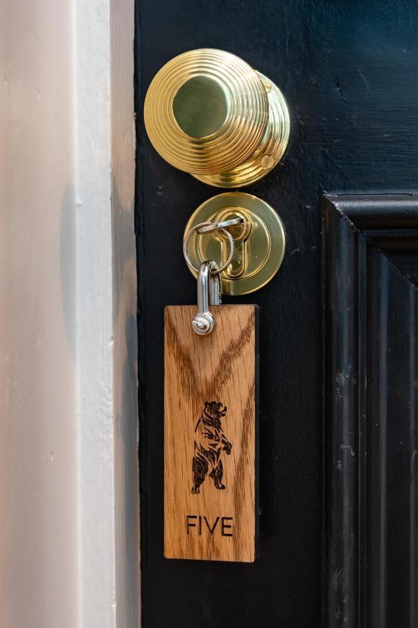 The Bear Hotel บาธ ภายนอก รูปภาพ