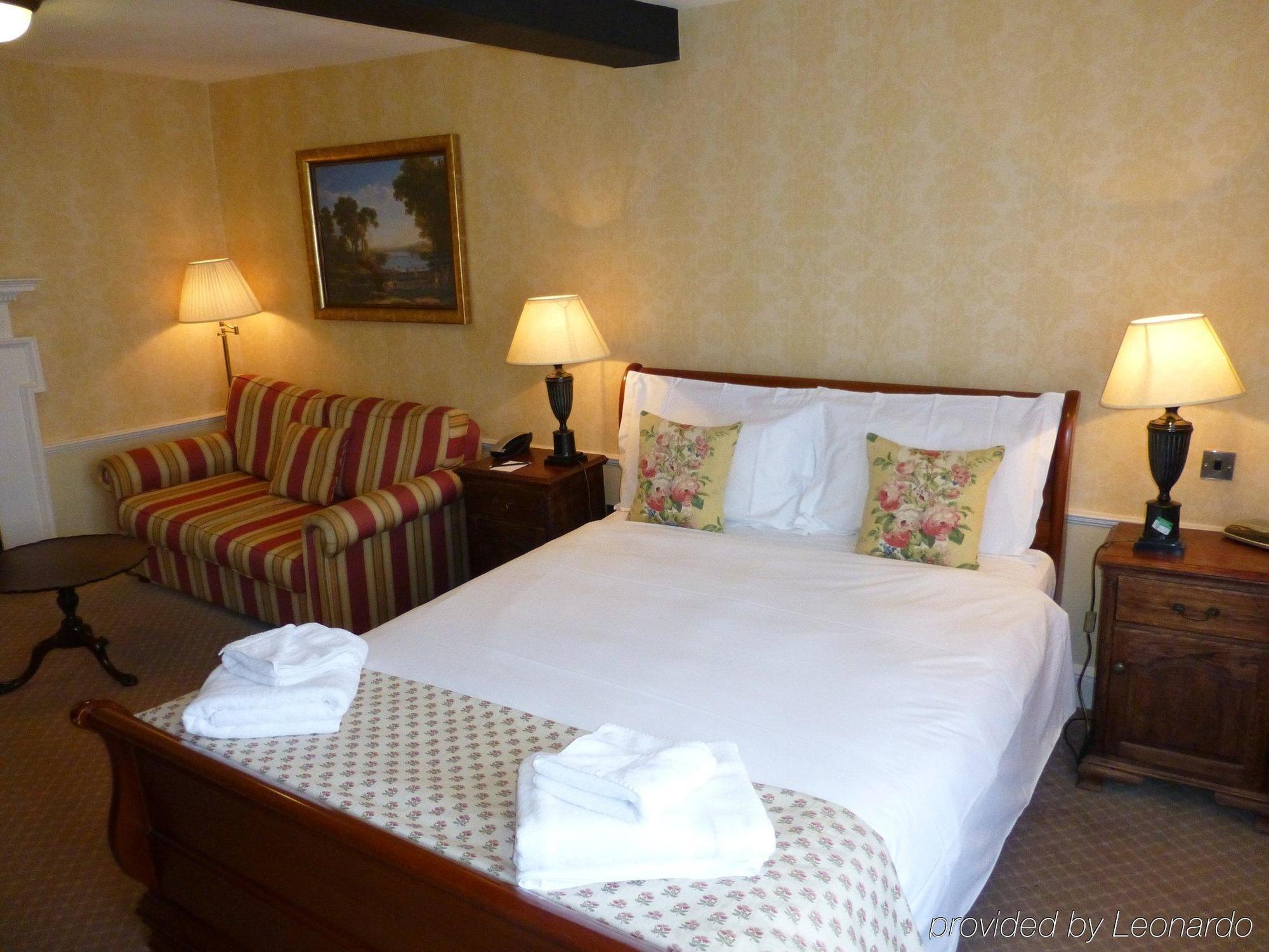 The Bear Hotel บาธ ภายนอก รูปภาพ