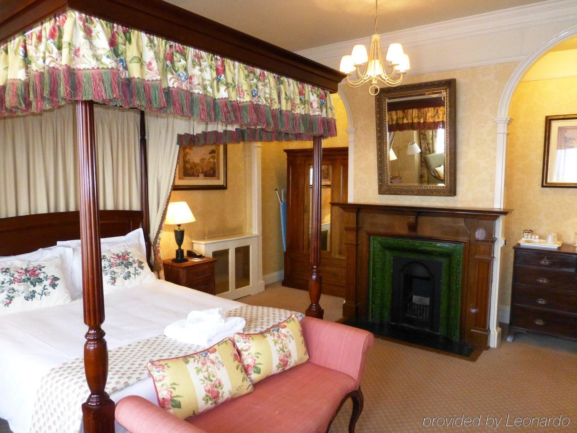 The Bear Hotel บาธ ภายนอก รูปภาพ