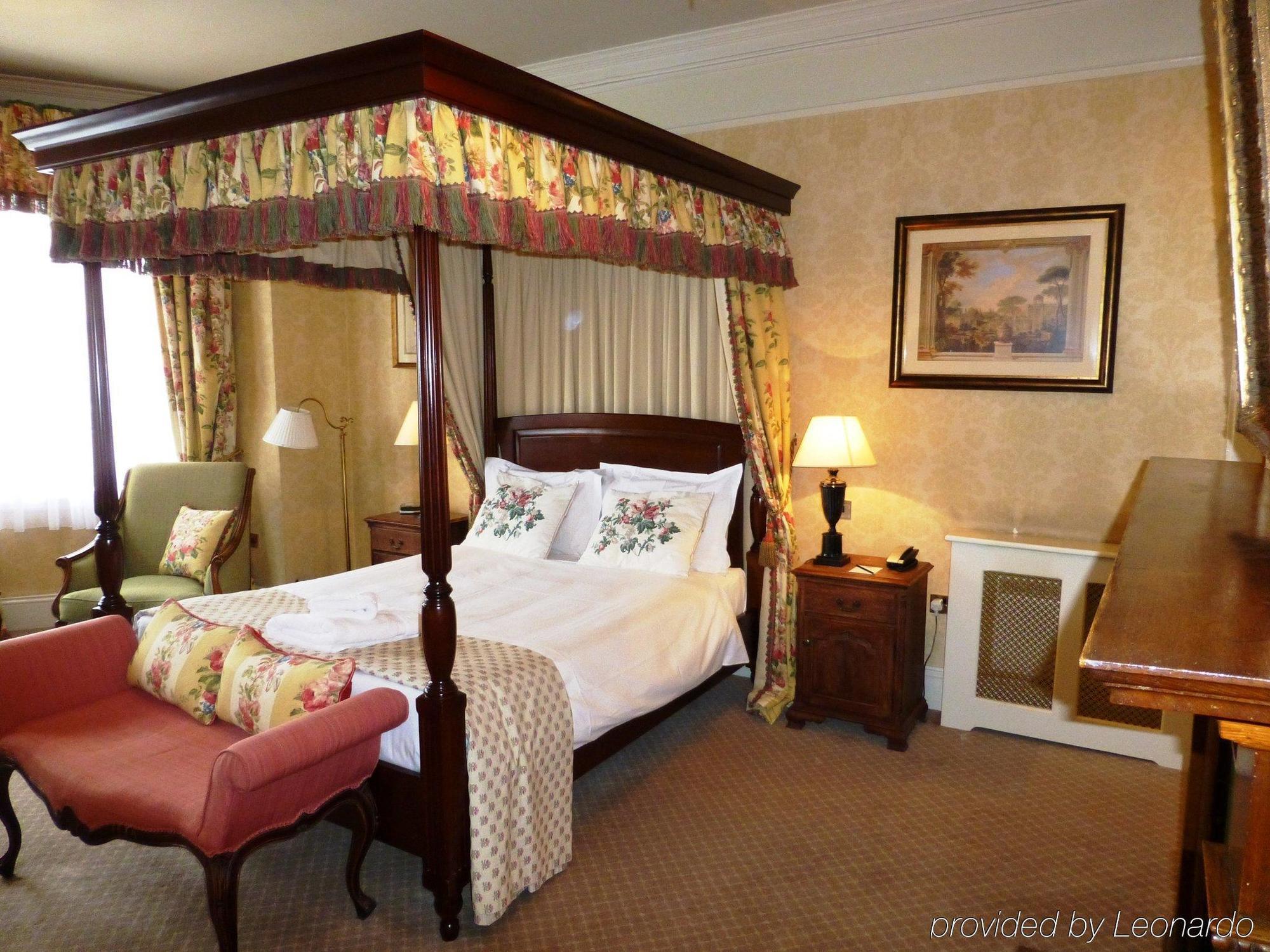 The Bear Hotel บาธ ภายนอก รูปภาพ