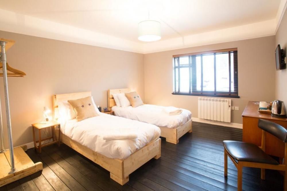 The Bear Hotel บาธ ภายนอก รูปภาพ